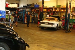 Air Conditioning Maintenance by Independent Repair Shop